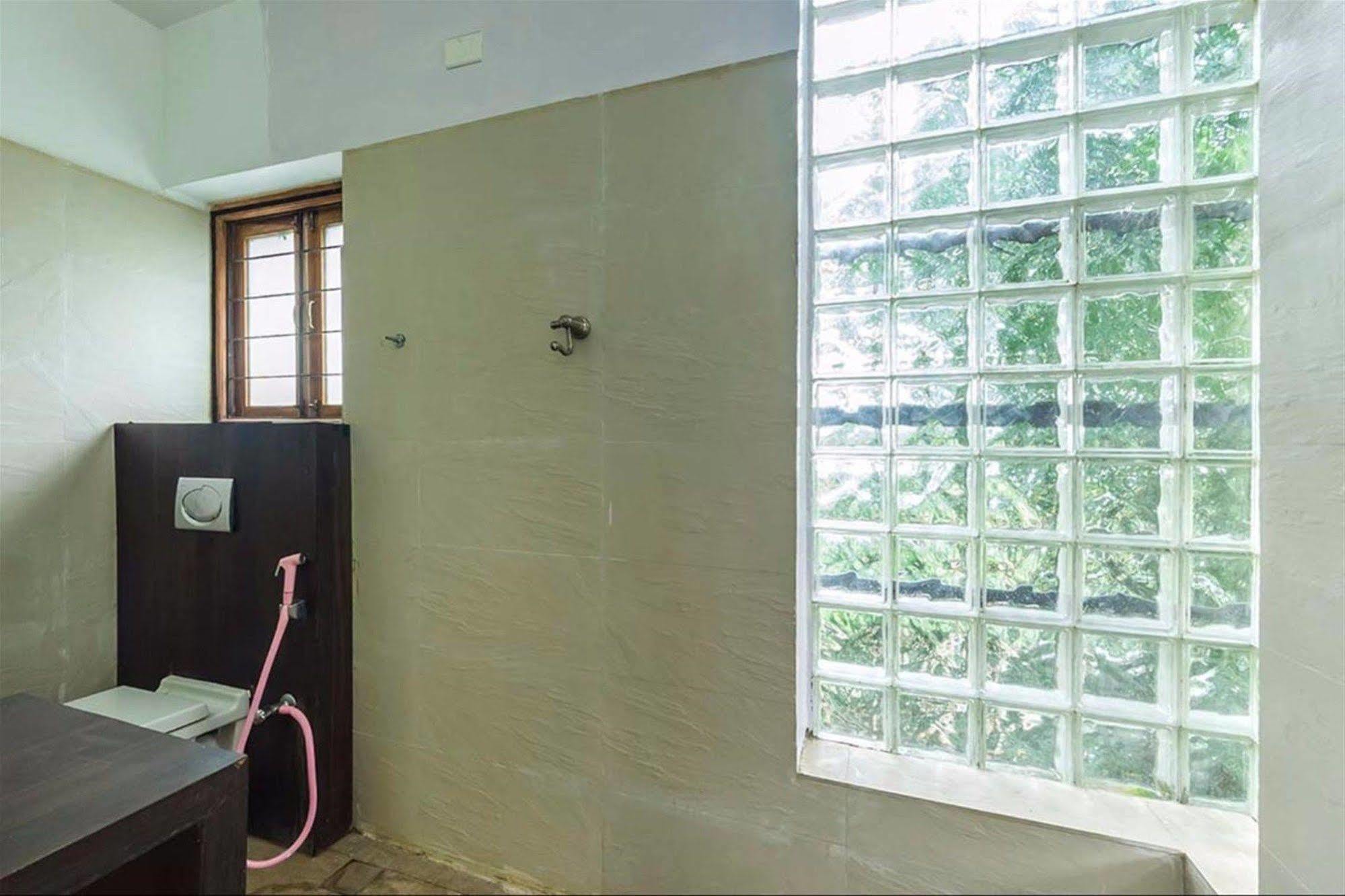 Eagle Ridge Resort Bangalore Exterior foto